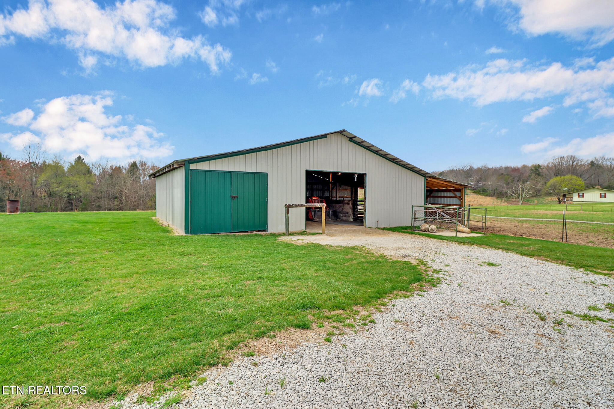 1978 Oloff Smith Road Allardt, TN 38504 - Photo 10 of 60 if1a6723-if1a6727