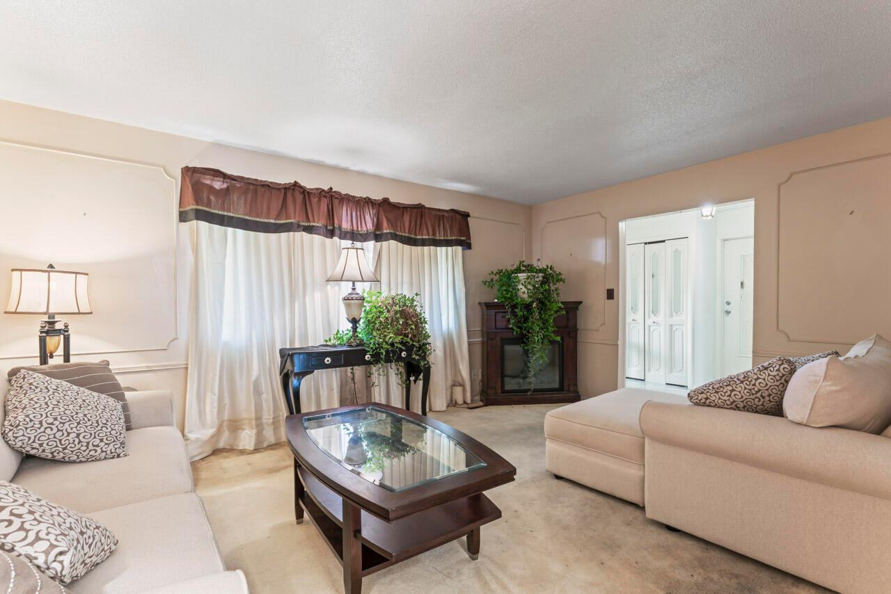 2244 Balmoral Road Columbus, OH 43229 - Photo 13 of 31 DSC04078