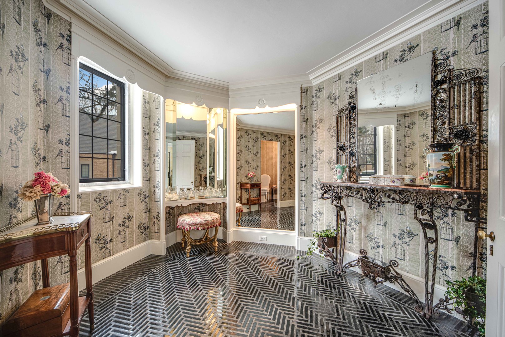 1 Moffett Road Lake Bluff, IL 60044 - Photo 32 of 93