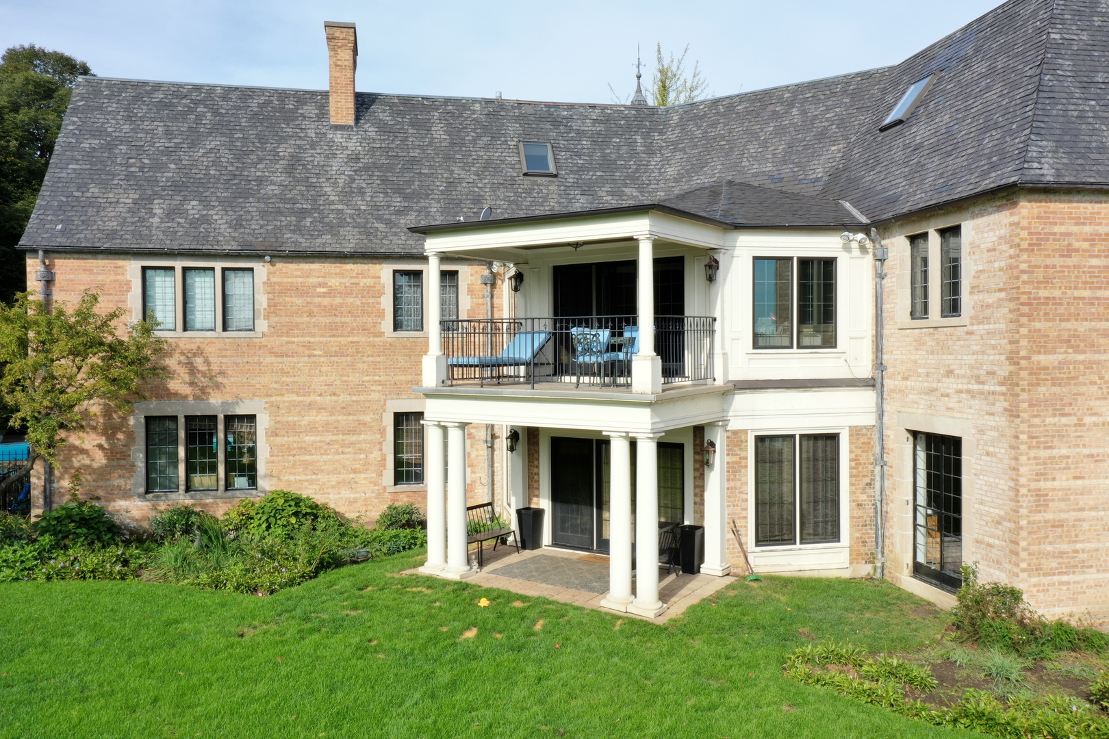 1 Moffett Road Lake Bluff, IL 60044 - Photo 8 of 93