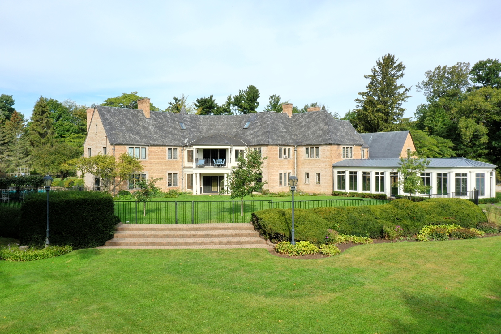 1 Moffett Road Lake Bluff, IL 60044 - Photo 10 of 93