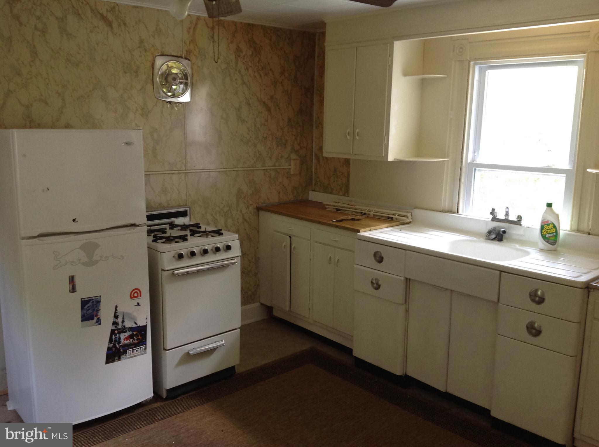 5571 Waterloo Road Ellicott City, MD 21043 - Photo 25 of 30 Top Floor Kitchen