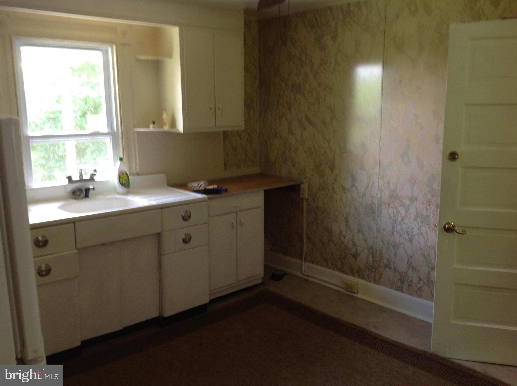5571 Waterloo Road Ellicott City, MD 21043 - Photo 26 of 30 Top Floor Kitchen