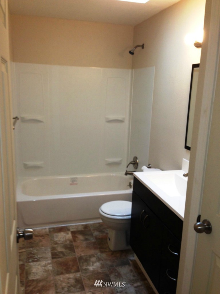 10831 Southeast 164th Street Renton, WA 98055 - Photo 4 of 8