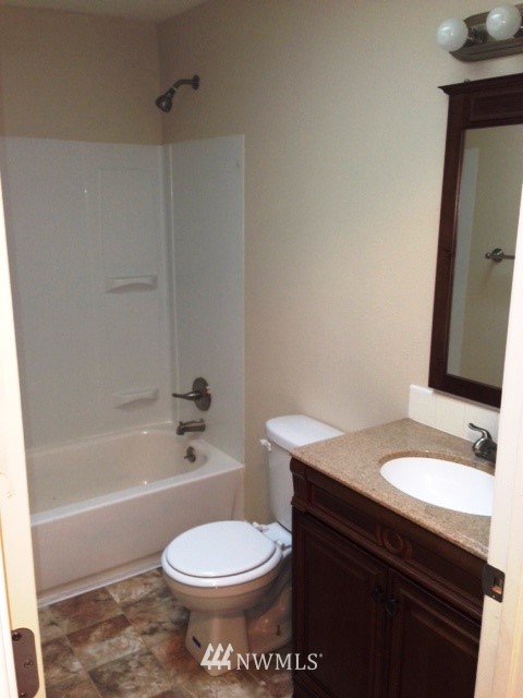 10831 Southeast 164th Street Renton, WA 98055 - Photo 6 of 8