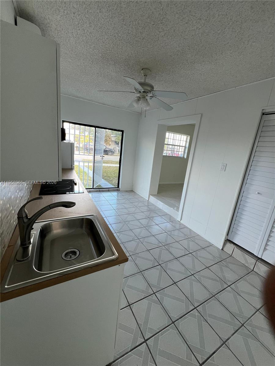 20120 Southwest 112th Court, Unit B Miami, FL 33189 - Photo 3 of 10
