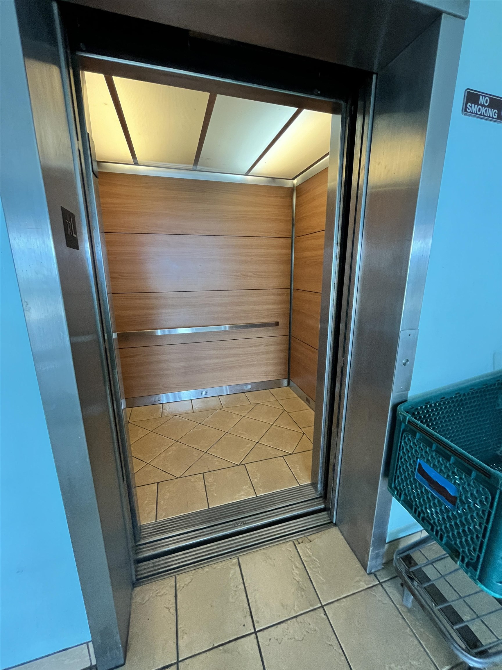 495 Liholiho Street, Unit 204 Wailuku, HI 96793 - Photo 39 of 42 a view of an empty room and wooden floor