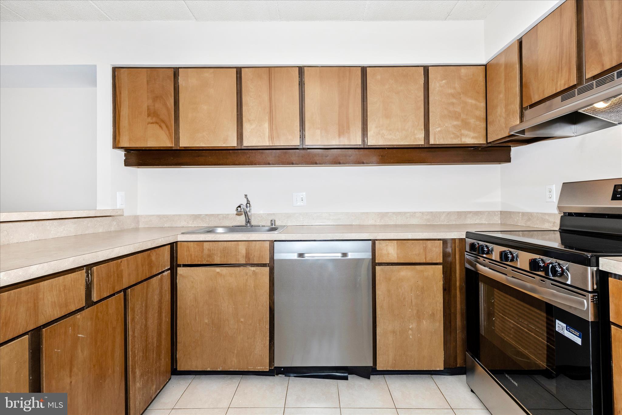 5713 Harpers Farm Road, Unit C Columbia, MD 21044 - Photo 18 of 42 Dishwasher replaced 2023