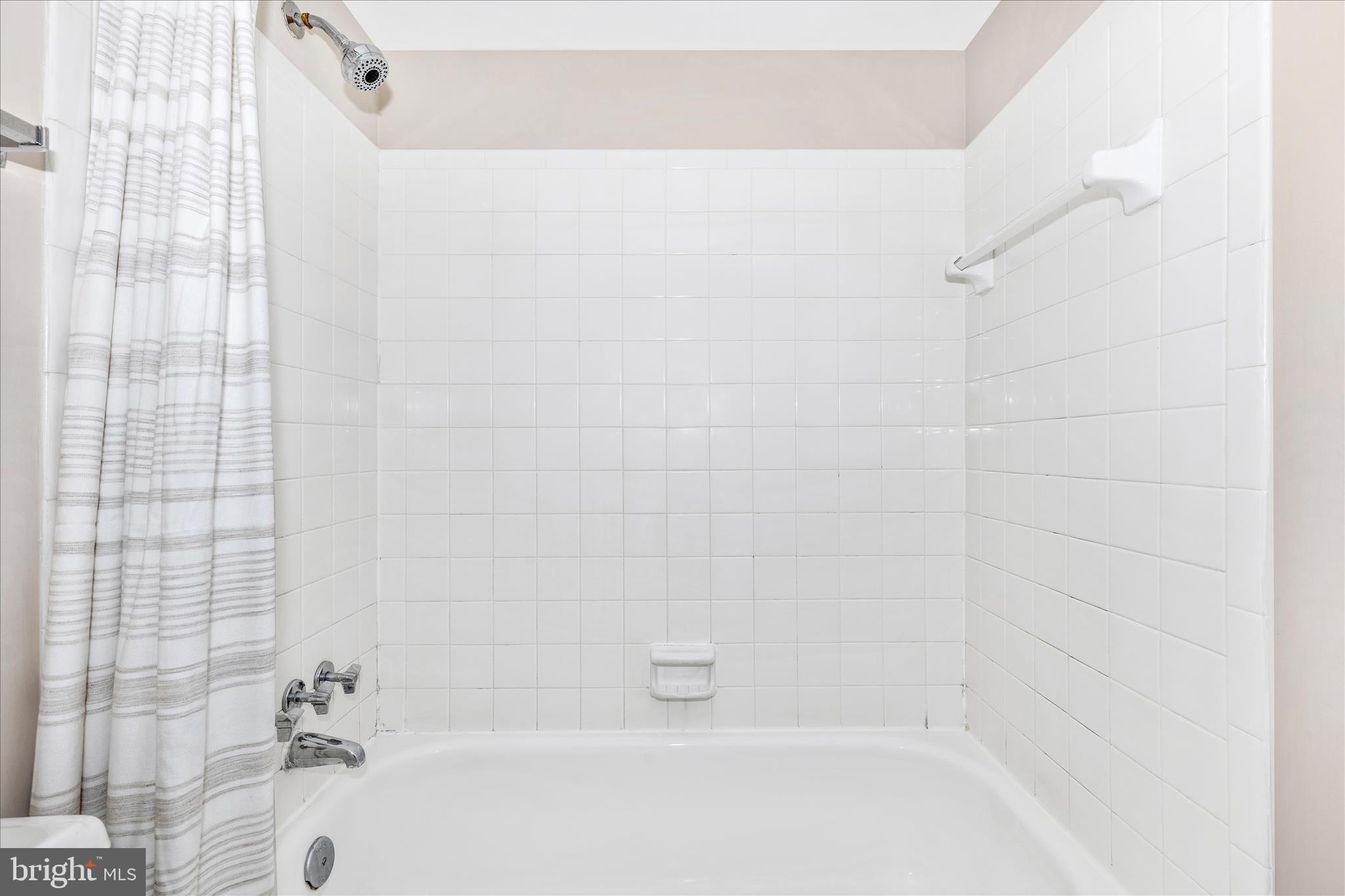 5713 Harpers Farm Road, Unit C Columbia, MD 21044 - Photo 28 of 42 Primary Bathroom
