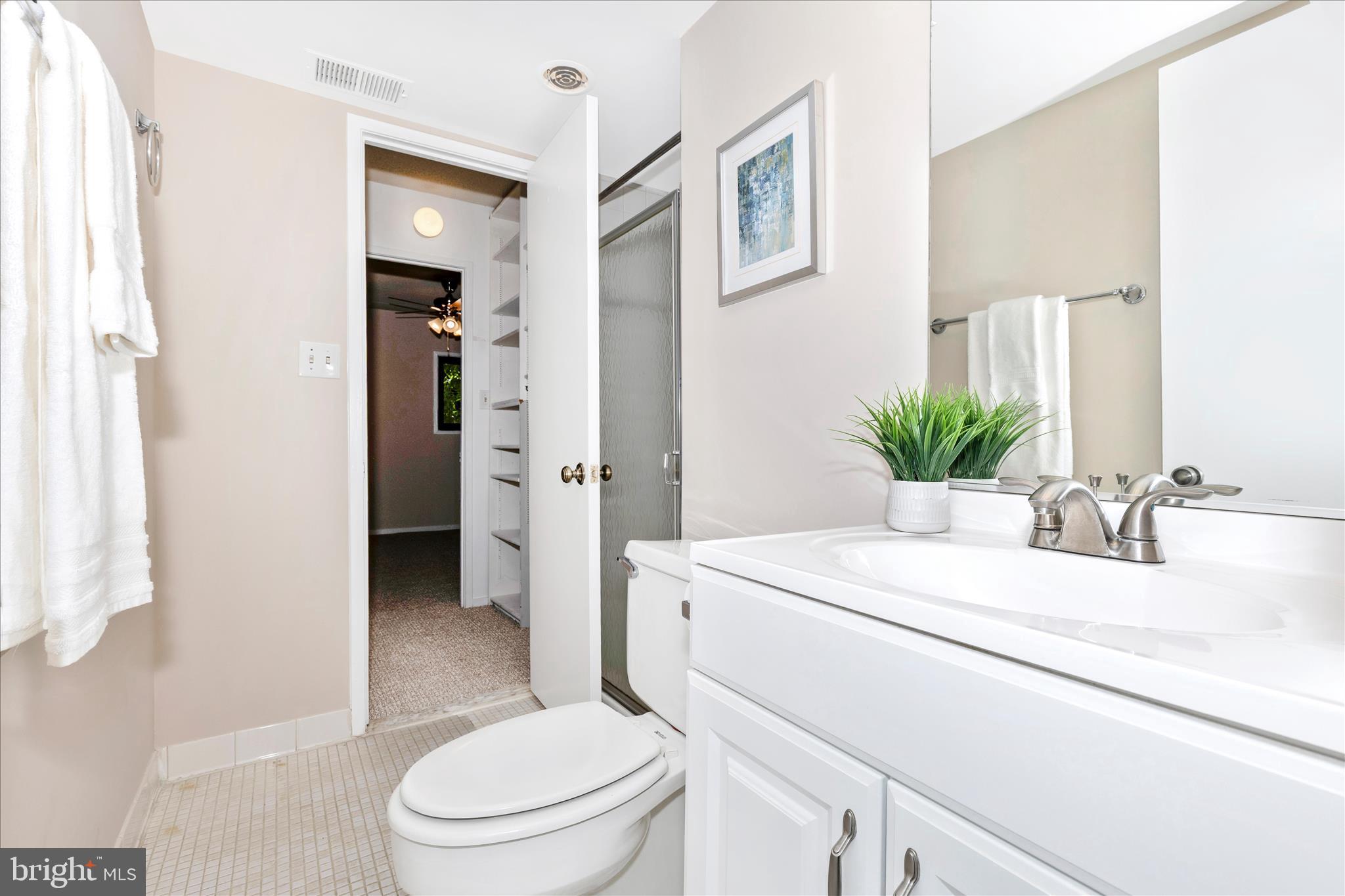 5713 Harpers Farm Road, Unit C Columbia, MD 21044 - Photo 34 of 42 Bedroom 2 / Hall Bath
