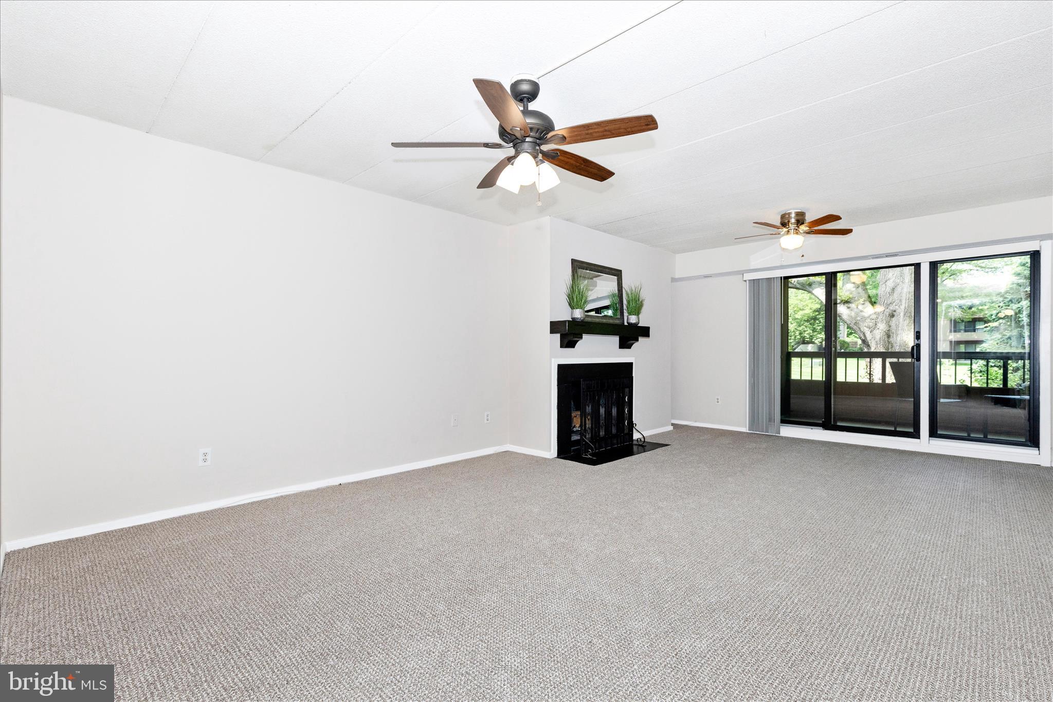 5713 Harpers Farm Road, Unit C Columbia, MD 21044 - Photo 6 of 42 Living Room