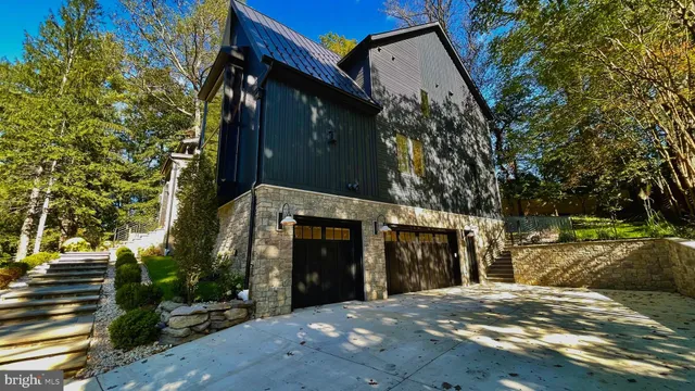 $5,600,000 | 1441 Woodacre Drive, McLean, VA 22101