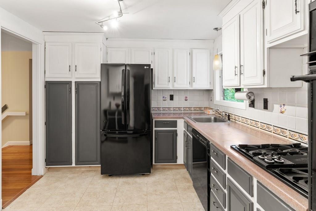 60 Blake Street Needham, MA 02492 - Photo 13 of 21