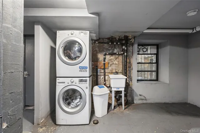 a view of washer and dryer in a utility room