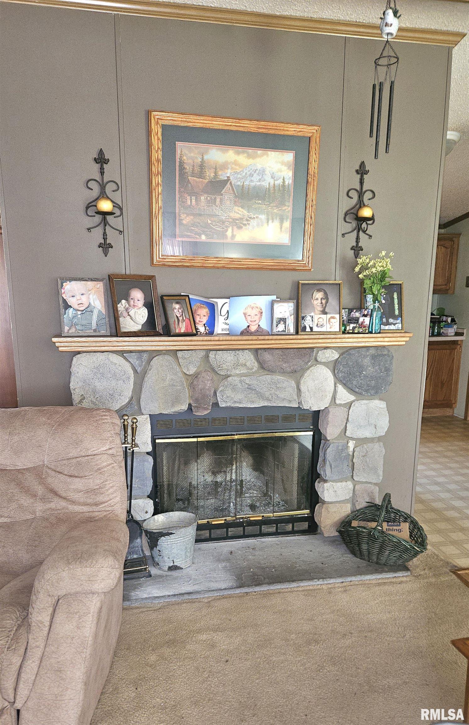 895 West Maple Street Canton, IL 61520 - Photo 2 of 12