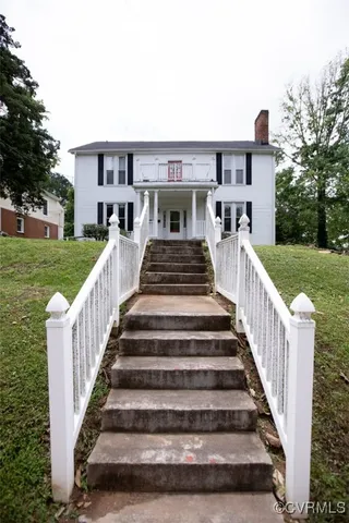 $296,000 | 405 East 2nd Street, Farmville, VA 23901