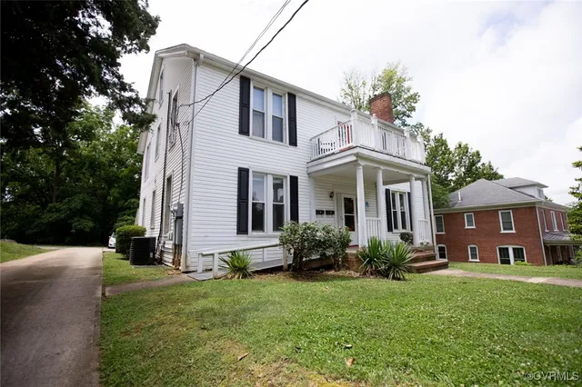 $296,000 | 405 East 2nd Street, Farmville, VA 23901
