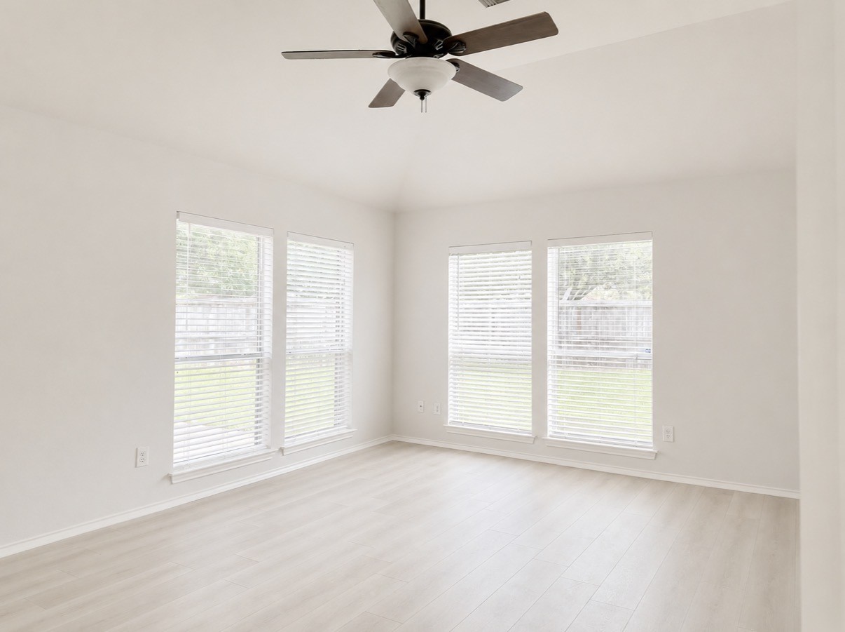 3131 Valley Court Manvel, TX 77578 - Photo 11 of 26 Primary bedroom