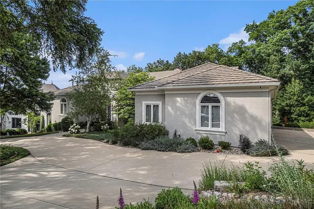 $875,000 | 6411 Muirfield Street, Kansas City, MO 64152