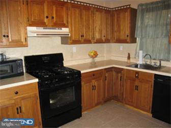 439 Camberly Road Warminster, PA 18974 - Photo 3 of 6