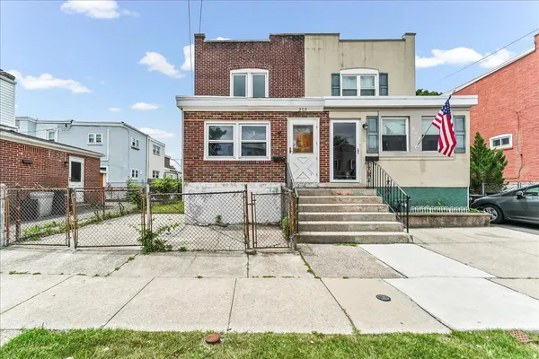$175,900 | 207 Bartram Avenue, Essington, PA 19029