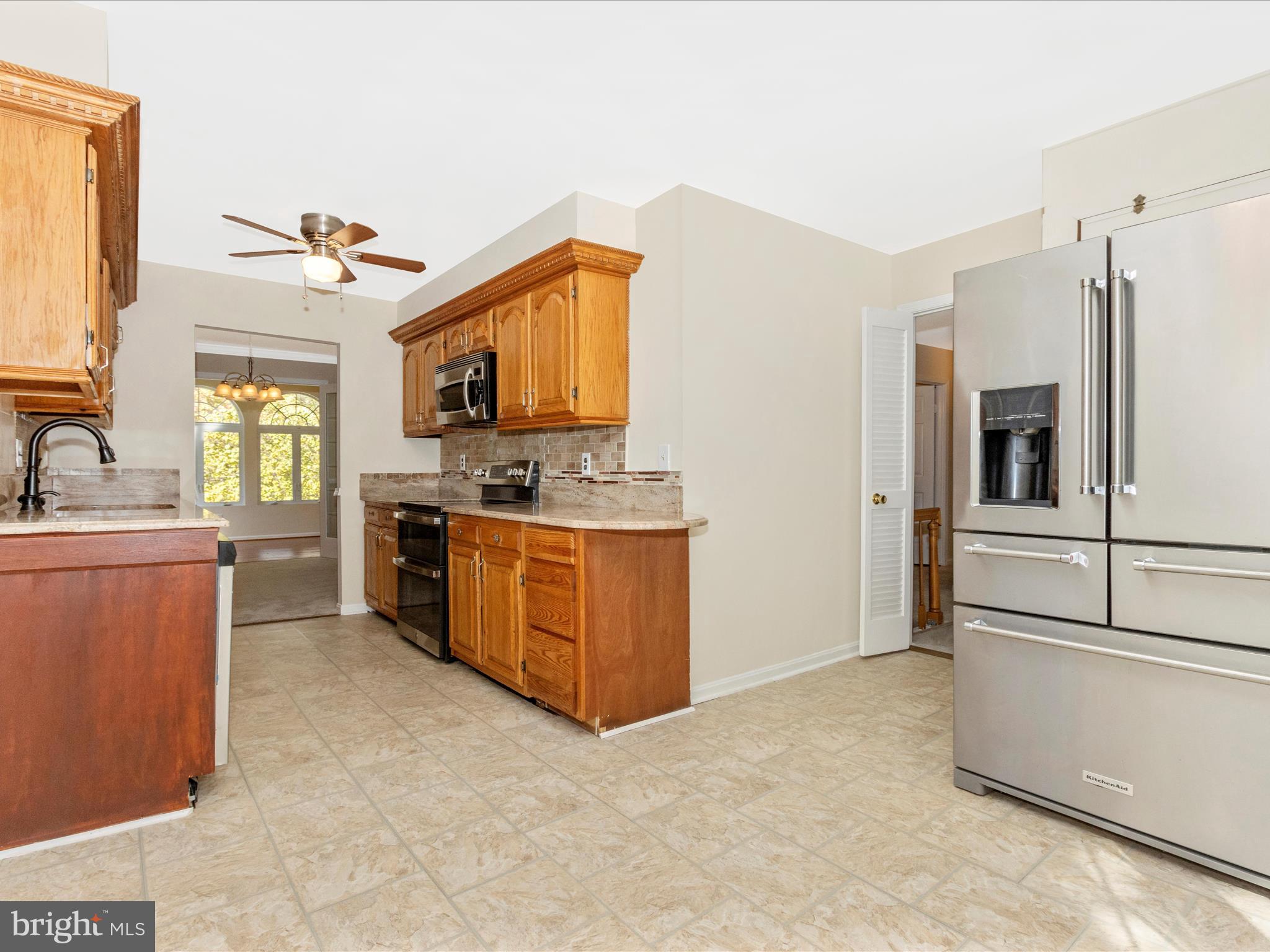 12844 Littleton Street Silver Spring, MD 20906 - Photo 18 of 43 Table space kitchen