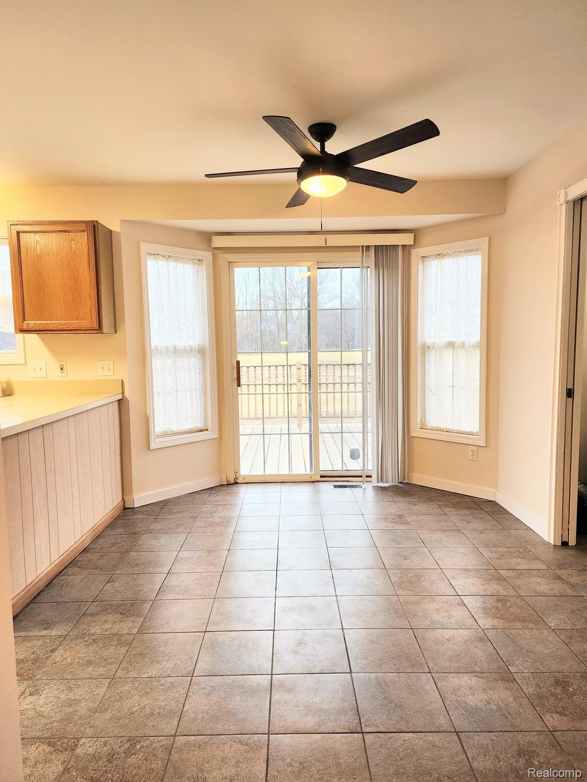 1331 Kurtz Road Holly, MI 48442 - Photo 9 of 33 Breakfast nook