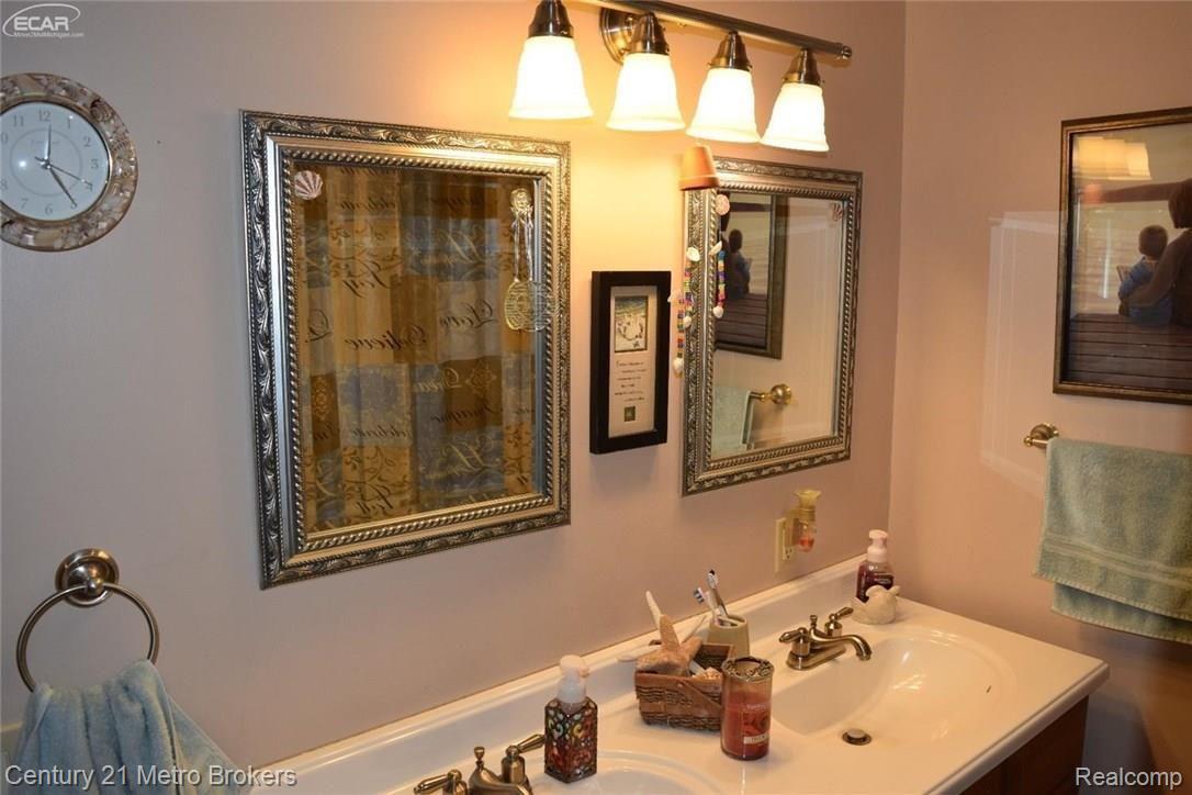 8052 North Bray Road Mount Morris, MI 48458 - Photo 16 of 39 30068275_15.jpg