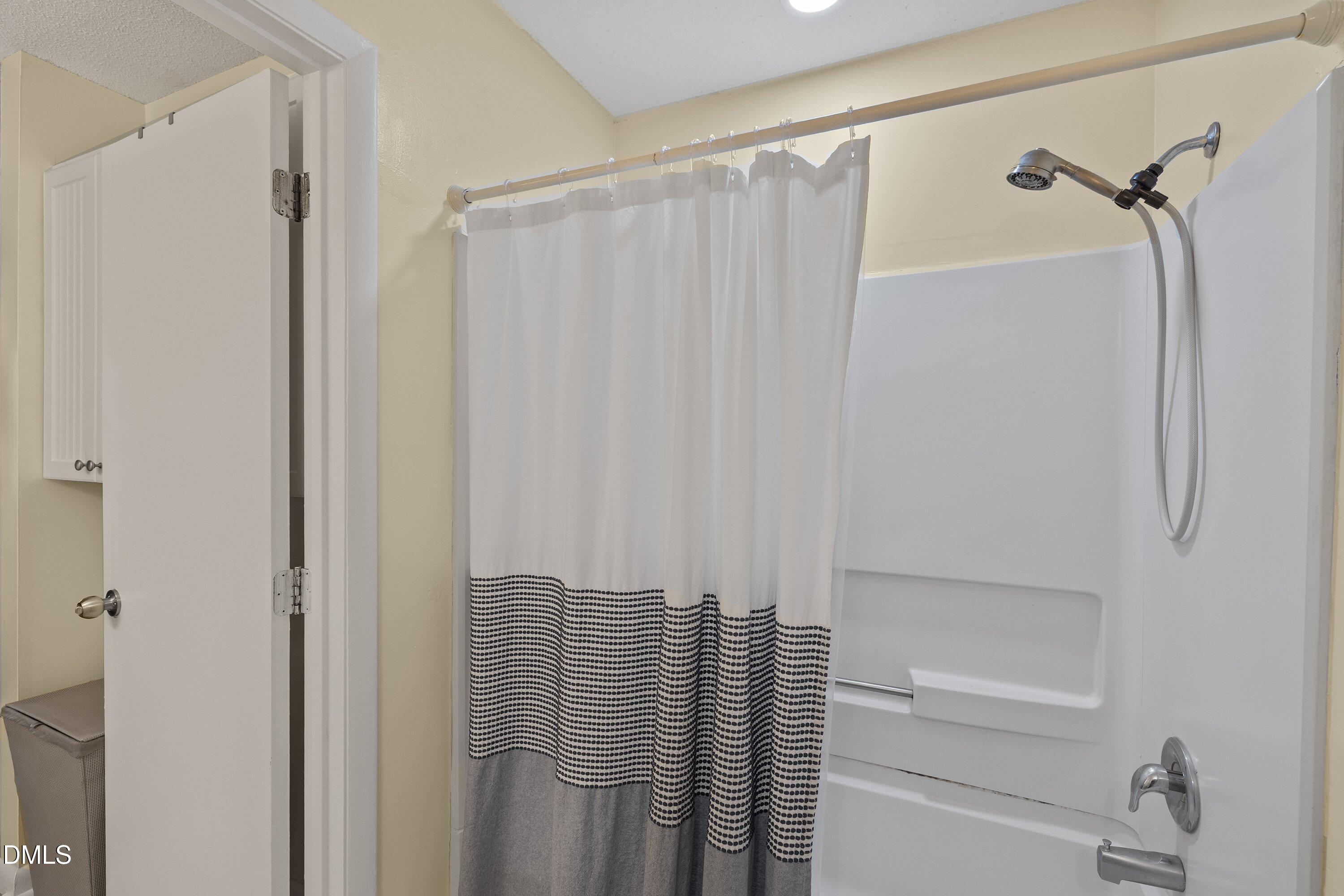 7305 Sandy Creek Drive Raleigh, NC 27615 - Photo 29 of 39 33-7305 Sandy Creek_1465