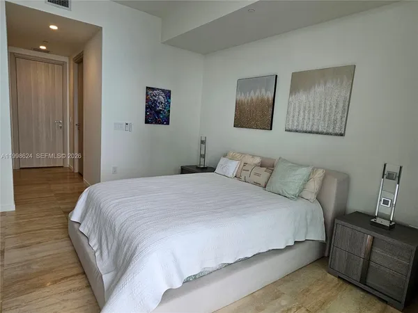 $17,000 | 1000 Brickell Plaza, Unit PH5503, Miami, FL 33131