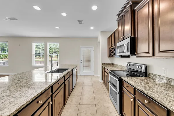 $3,400 | 316 Beachgrass Lane, Summerville, SC 29486