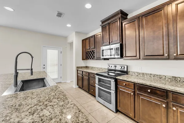 $3,400 | 316 Beachgrass Lane, Summerville, SC 29486