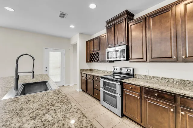 $3,800 | 316 Beachgrass Lane, Summerville, SC 29486