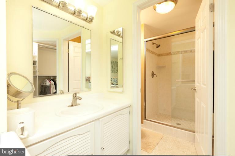 14446 Twig Road Silver Spring, MD 20905 - Photo 18 of 28 Bath (Master)