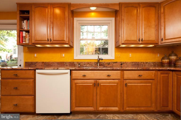 14446 Twig Road Silver Spring, MD 20905 - Photo 20 of 28 Kitchen