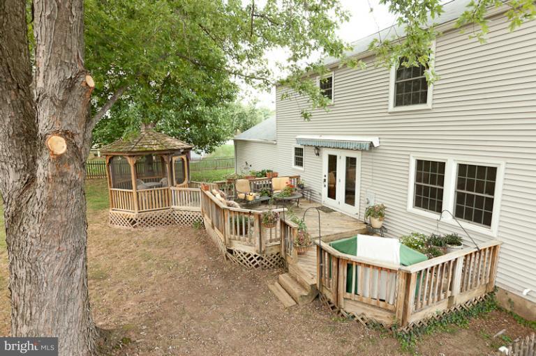 14446 Twig Road Silver Spring, MD 20905 - Photo 6 of 28 Exterior (Rear)