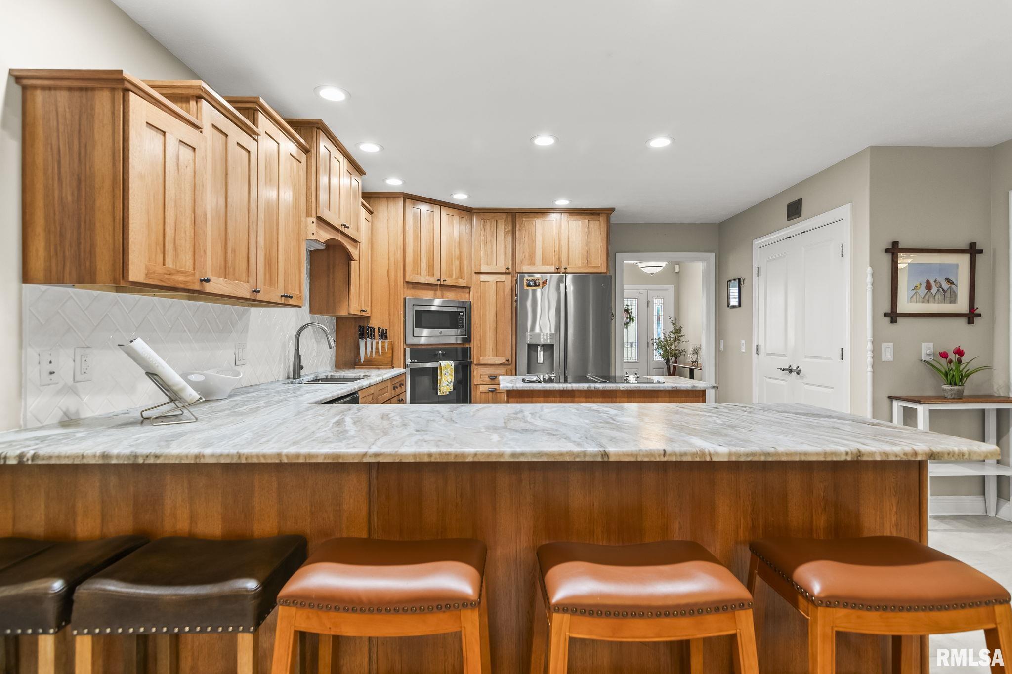 2403 Interlacken Road Springfield, IL 62704 - Photo 11 of 41