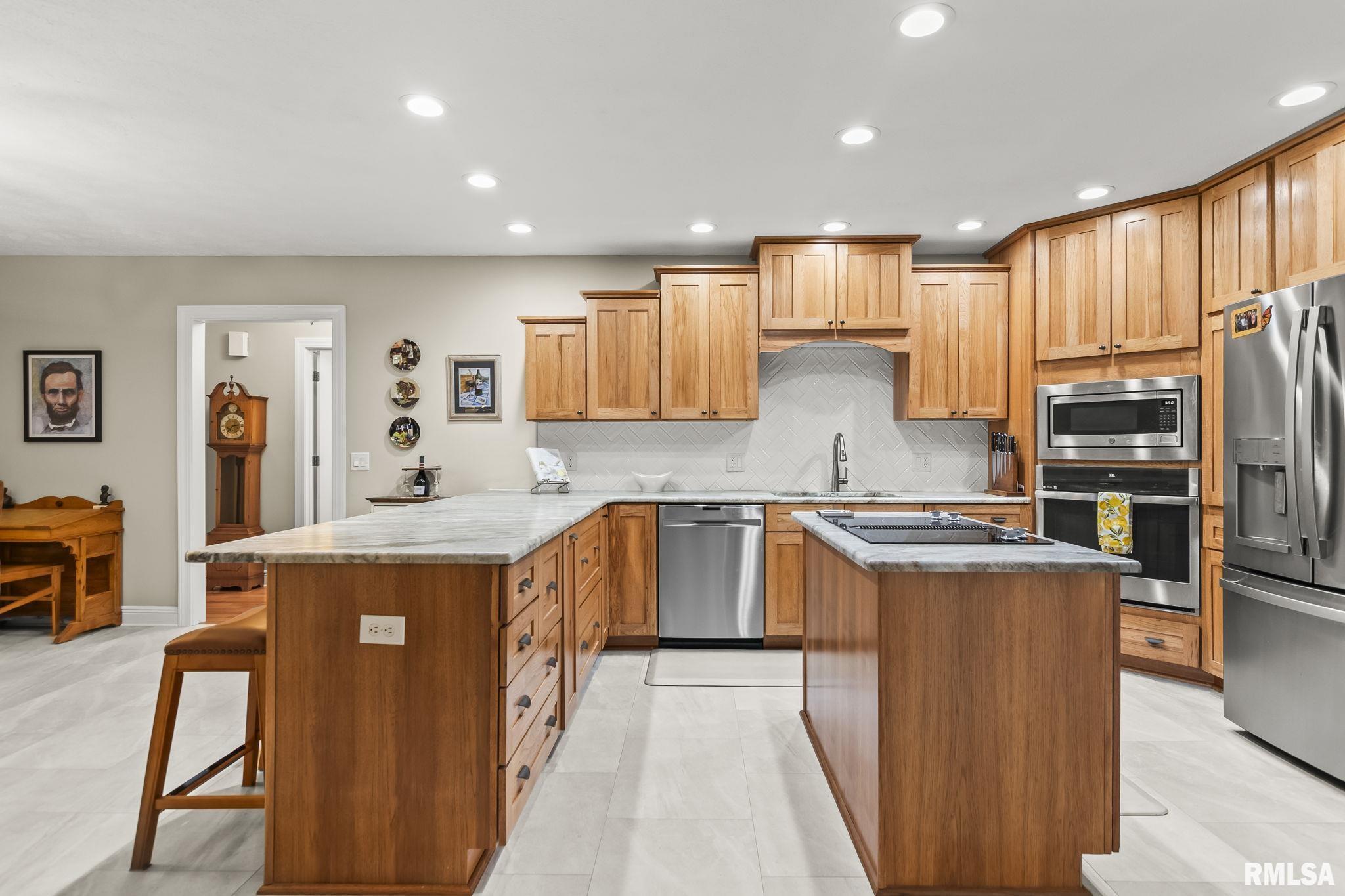 2403 Interlacken Road Springfield, IL 62704 - Photo 15 of 41