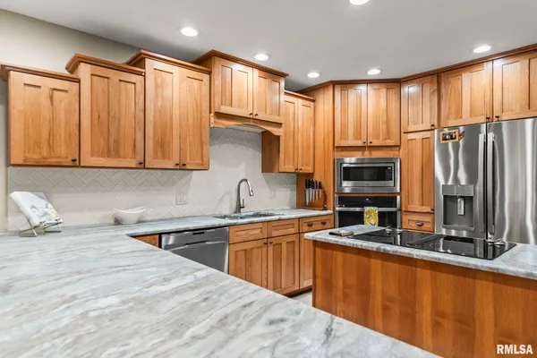 $375,000 | 2403 Interlacken Road, Springfield, IL 62704