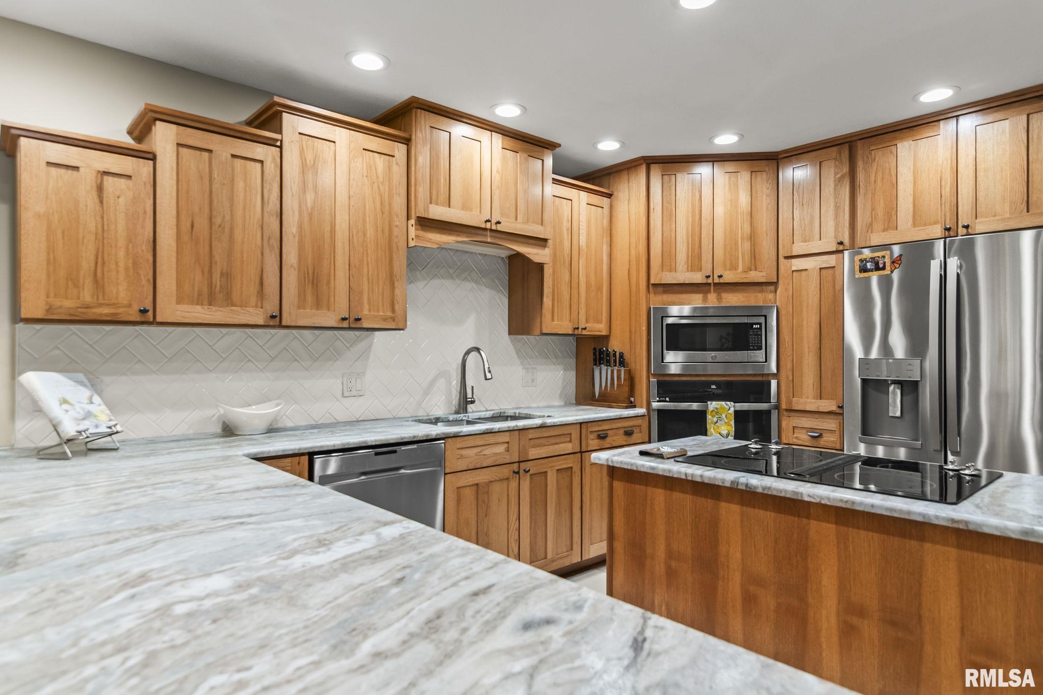 2403 Interlacken Road Springfield, IL 62704 - Photo 16 of 41