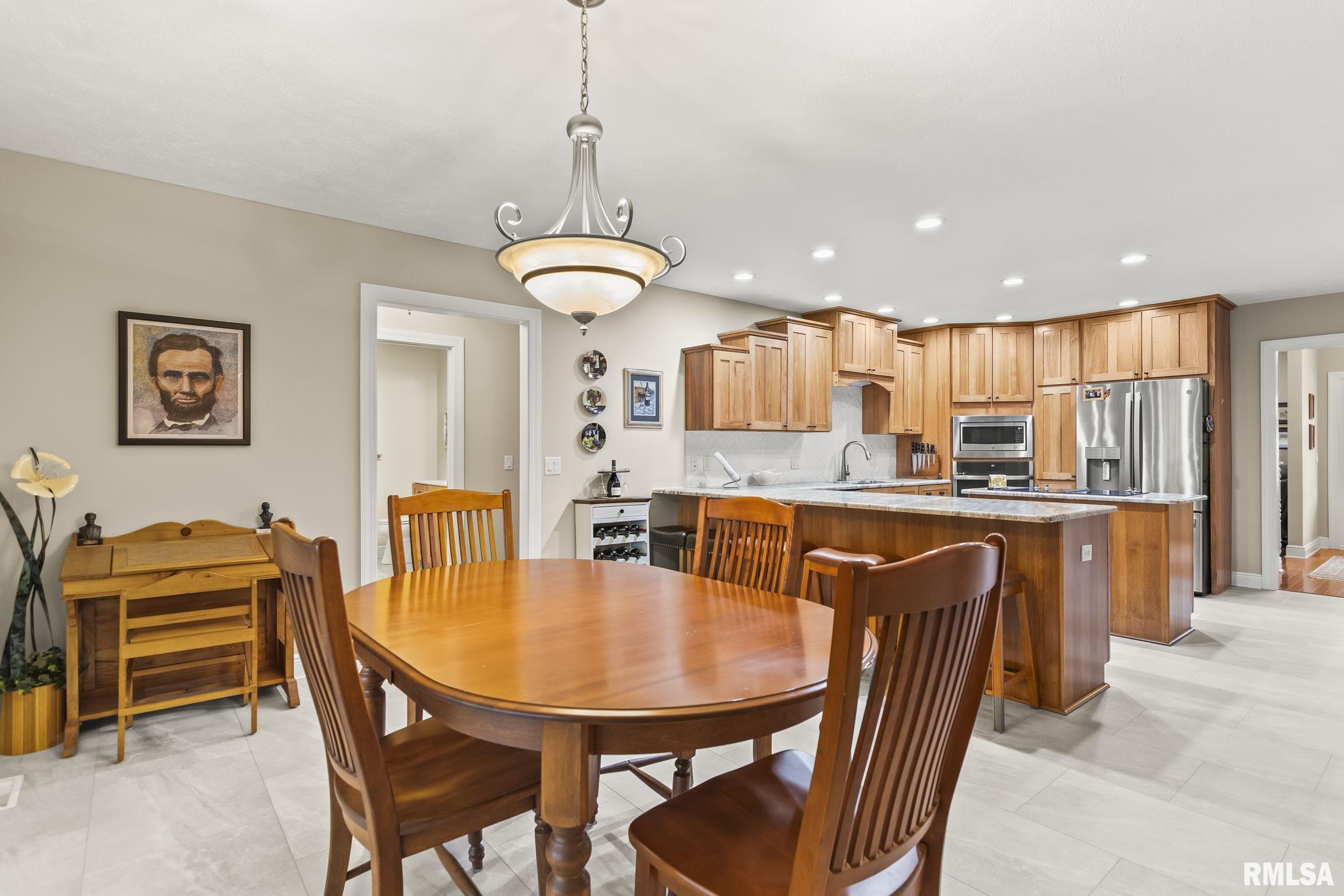 2403 Interlacken Road Springfield, IL 62704 - Photo 17 of 41