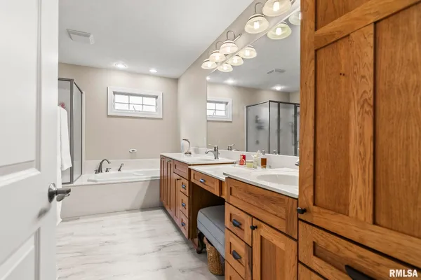 $375,000 | 2403 Interlacken Road, Springfield, IL 62704