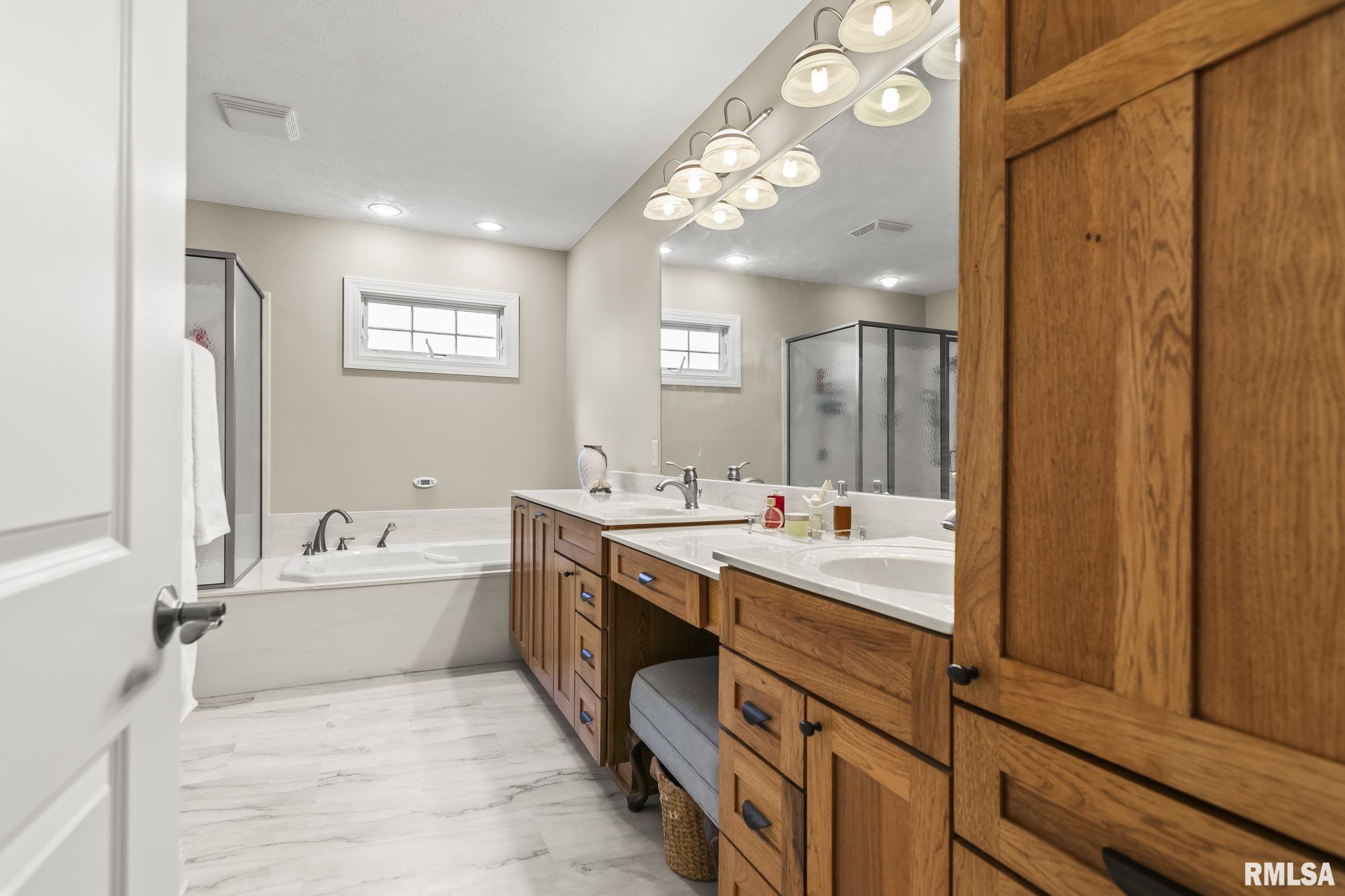 2403 Interlacken Road Springfield, IL 62704 - Photo 27 of 41