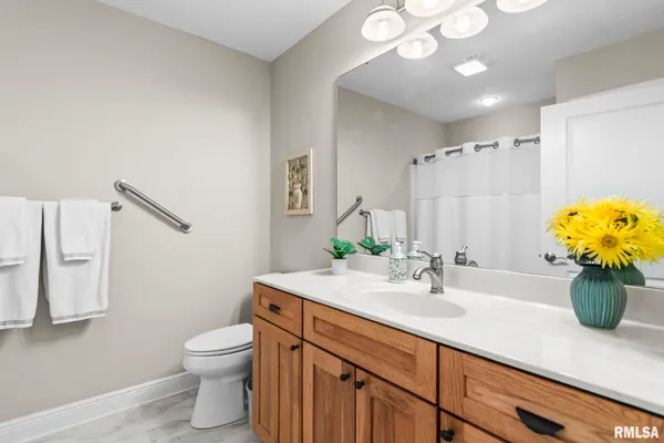 $375,000 | 2403 Interlacken Road, Springfield, IL 62704