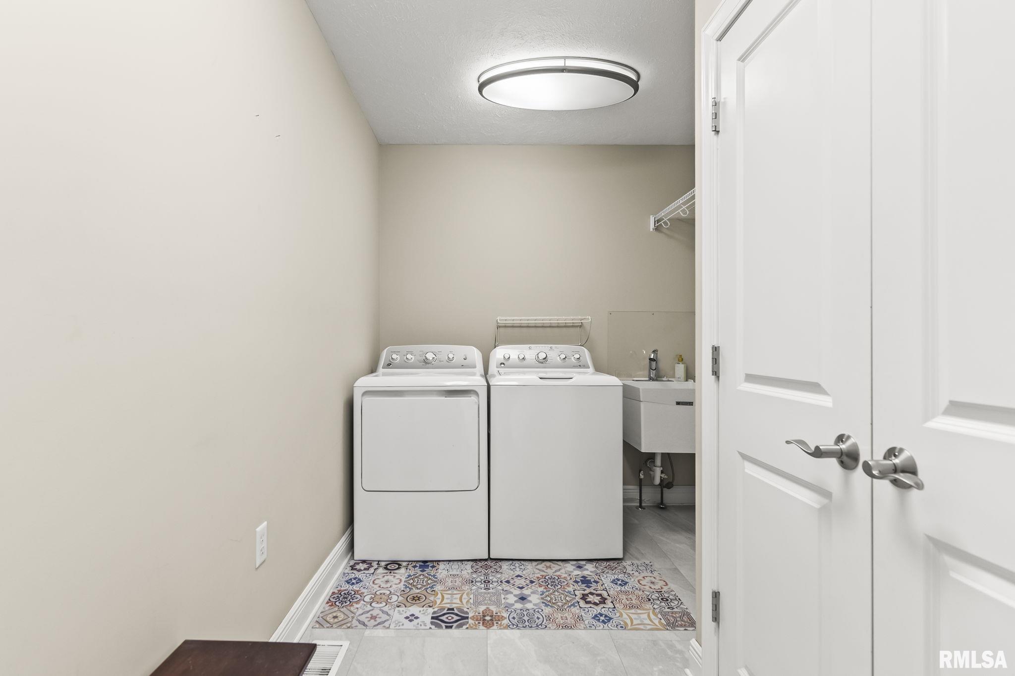 2403 Interlacken Road Springfield, IL 62704 - Photo 36 of 41