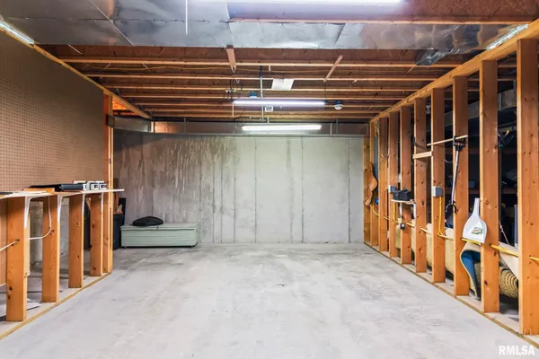 $375,000 | 2403 Interlacken Road, Springfield, IL 62704