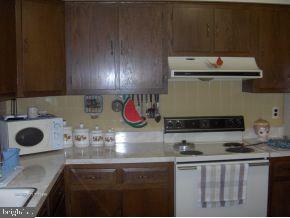 17 Coventry Road Toms River, NJ 08757 - Photo 5 of 10