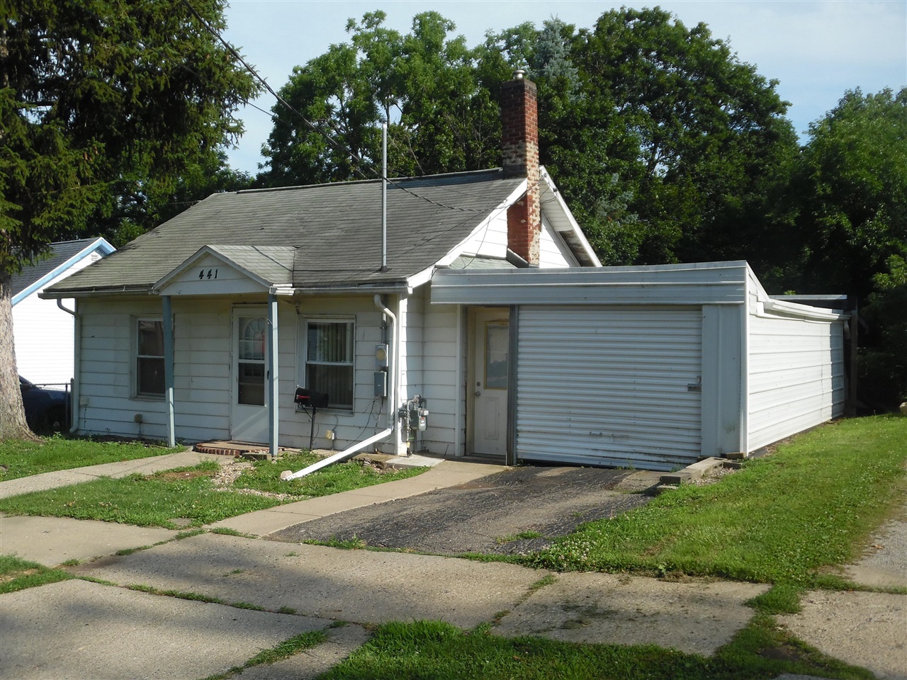 441 Adams Street Jackson, MI 49202 - Photo 1 of 25 Gallery Image 1