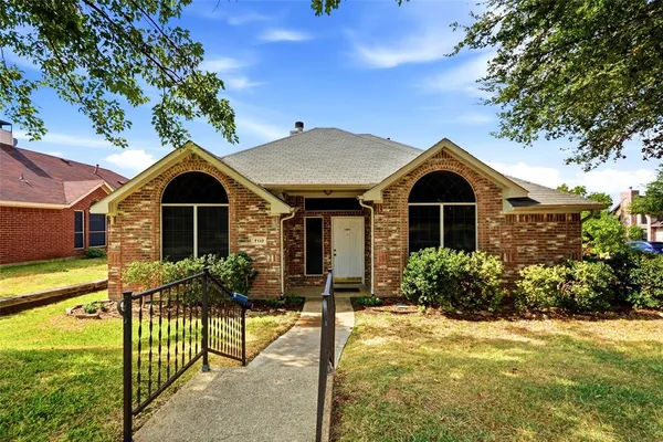 $315,000 | 7117 Charleston Drive, Rowlett, TX 75089