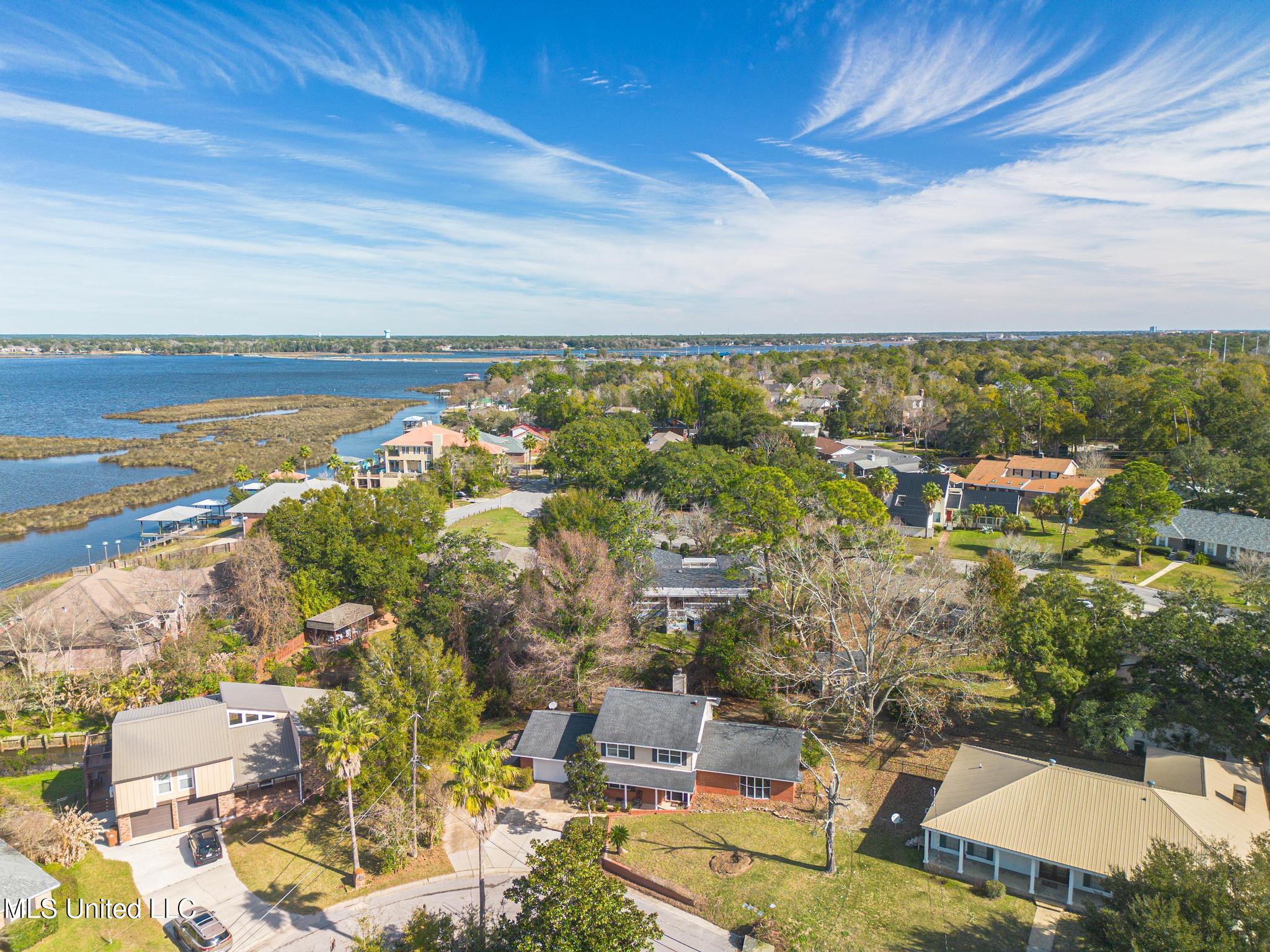414 Christi Lane Biloxi, MS 39531 - Photo 3 of 33 11226-5
